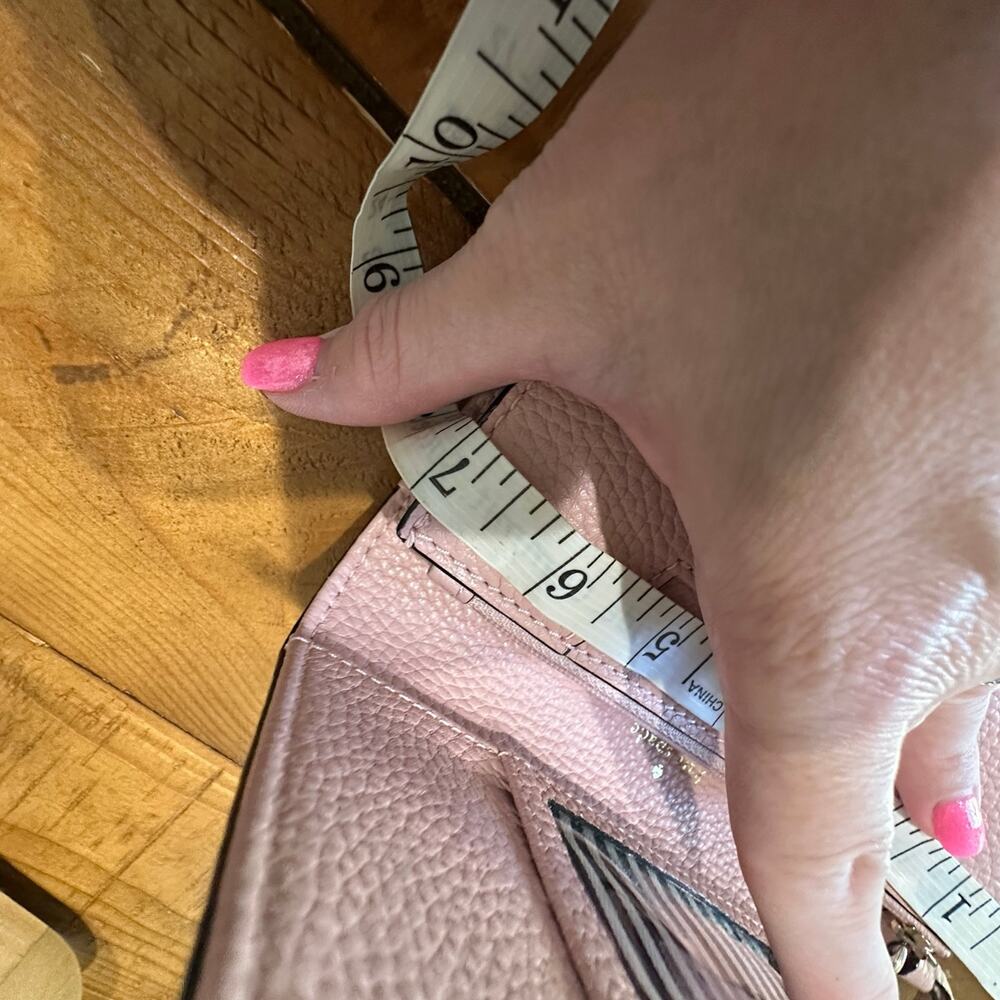 Kate Spade pink wallet with wrist strap - Picture 5 of 8